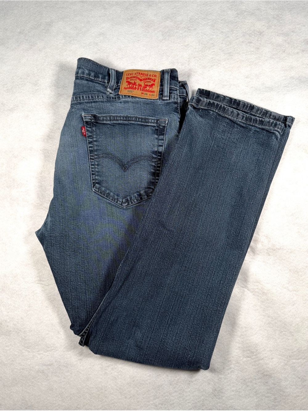 Men's Levi's 505 Straight Leg Actual Size 38X31, MedWash 2016 Read Description